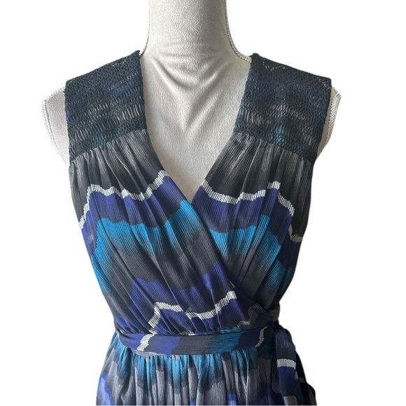 Diane Von Furstenberg Bali Silk Chiffon Wrap Dress Sleeveless A-Line - Size 4 - Picture 6 of 16
